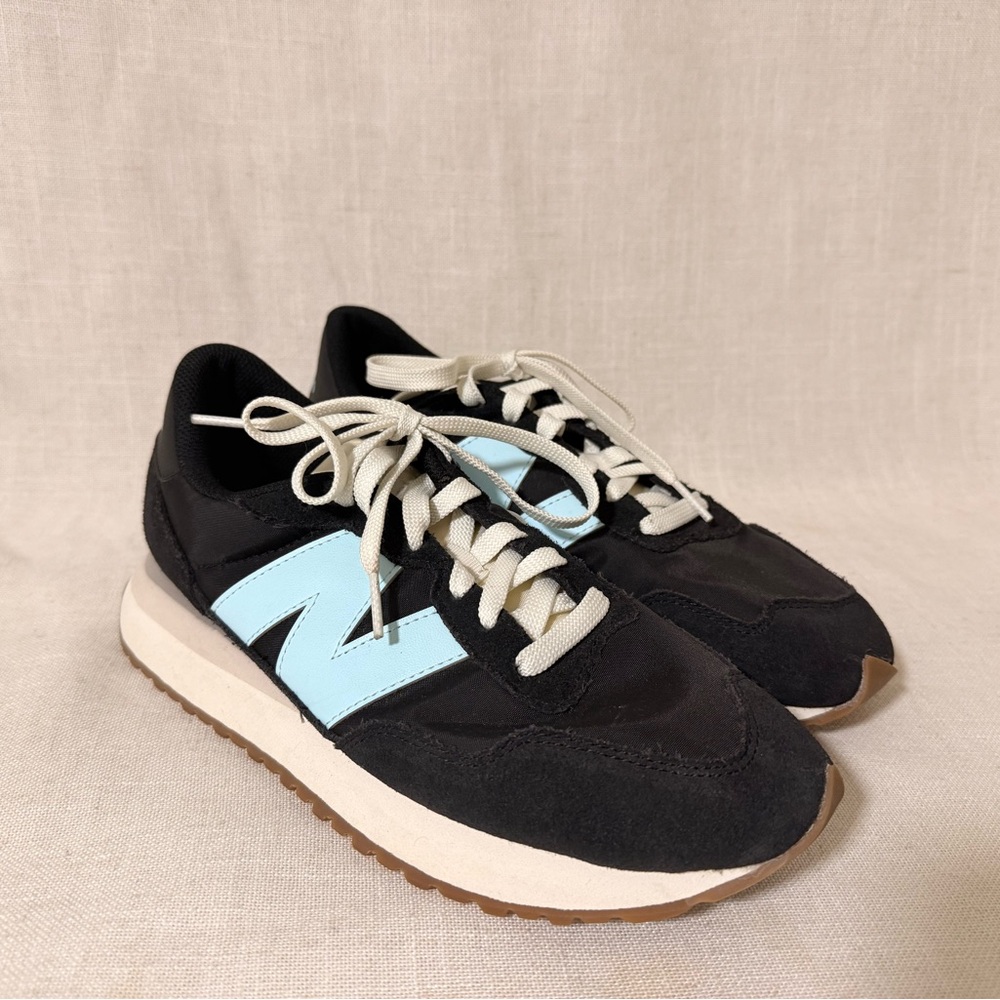 New Balance Black and Blue Retro Sneakers